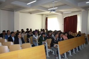 公司领导走进思政课堂听课评课